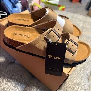 Torotto Tan Sandals